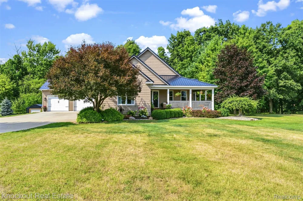 7578 Waters Edge Drive Tuscola Township, MI 48768