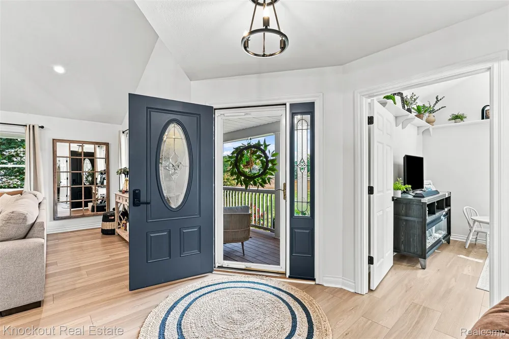 7578 Waters Edge Drive Tuscola Township, MI 48768