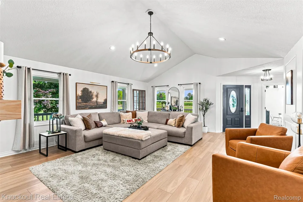 7578 Waters Edge Drive Tuscola Township, MI 48768