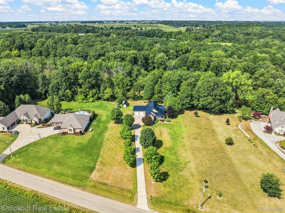 7578 Waters Edge Drive Tuscola Township, MI 48768