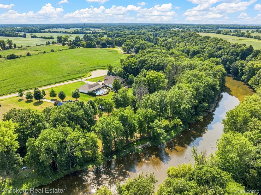 7578 Waters Edge Drive Tuscola Township, MI 48768
