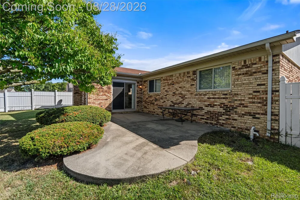 38653 Levisham Drive Clinton Charter Township, MI 48038