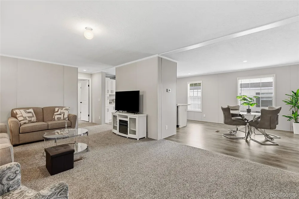 181 Highland Terrace White Lake Charter Township, MI 48386