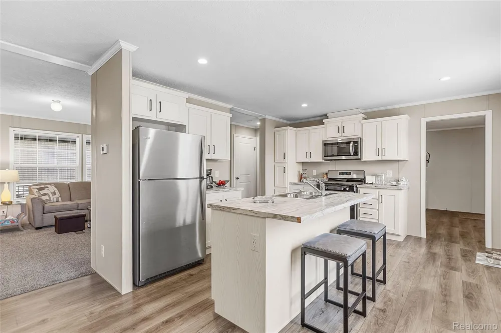 181 Highland Terrace White Lake Charter Township, MI 48386