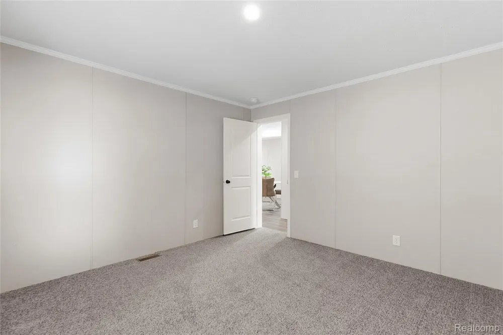 181 Highland Terrace White Lake Charter Township, MI 48386