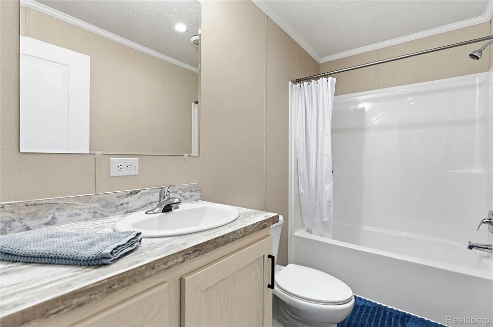 181 Highland Terrace White Lake Charter Township, MI 48386