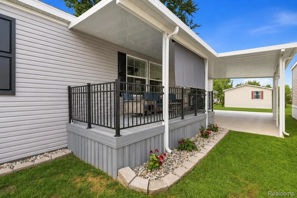 181 Highland Terrace White Lake Charter Township, MI 48386