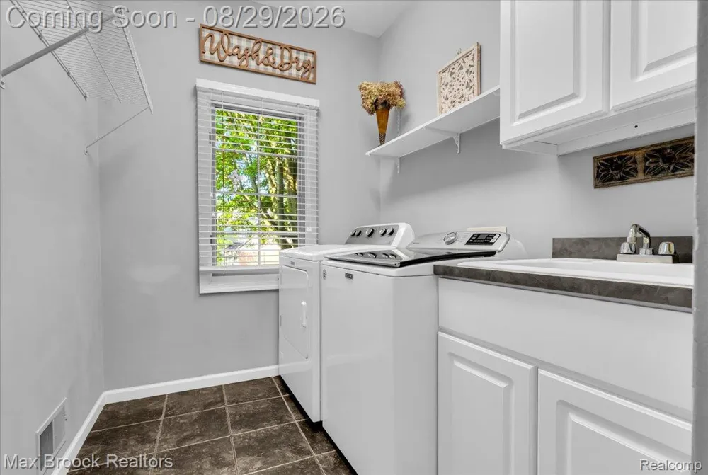 54937 Winter Court Shelby Charter Township, MI 48316