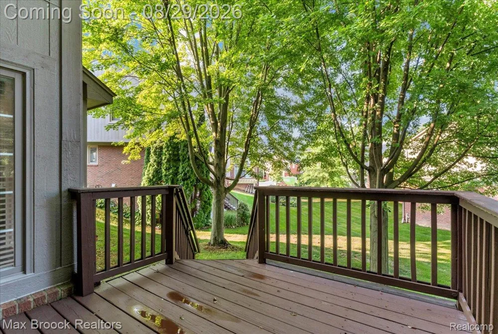 54937 Winter Court Shelby Charter Township, MI 48316