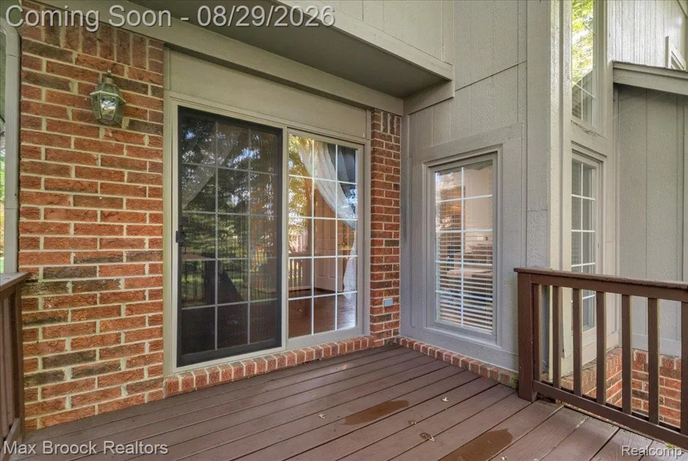 54937 Winter Court Shelby Charter Township, MI 48316