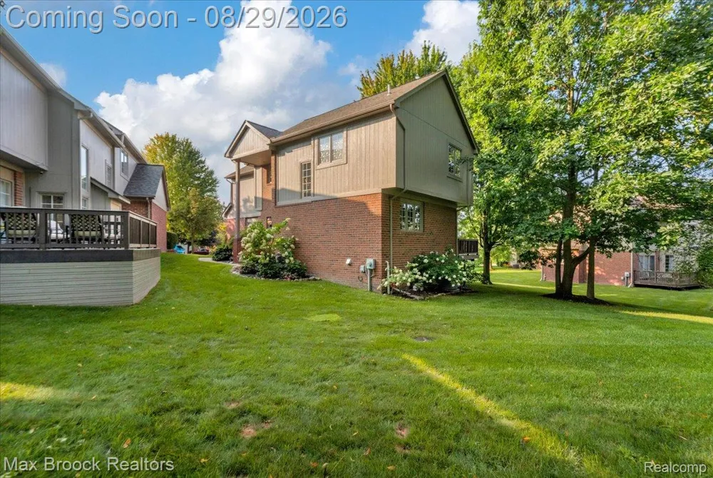 54937 Winter Court Shelby Charter Township, MI 48316