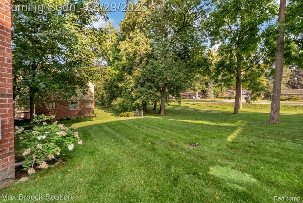 54937 Winter Court Shelby Charter Township, MI 48316