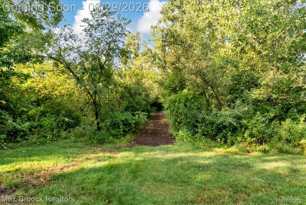 54937 Winter Court Shelby Charter Township, MI 48316