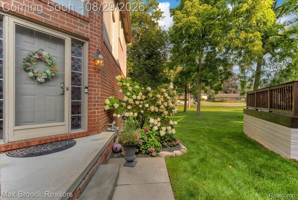 54937 Winter Court Shelby Charter Township, MI 48316