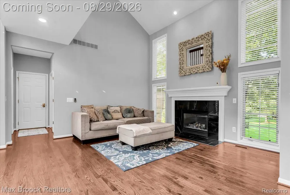 54937 Winter Court Shelby Charter Township, MI 48316