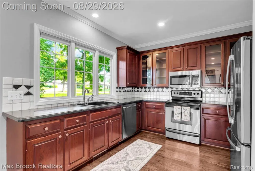 54937 Winter Court Shelby Charter Township, MI 48316
