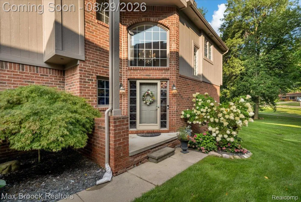 54937 Winter Court Shelby Charter Township, MI 48316