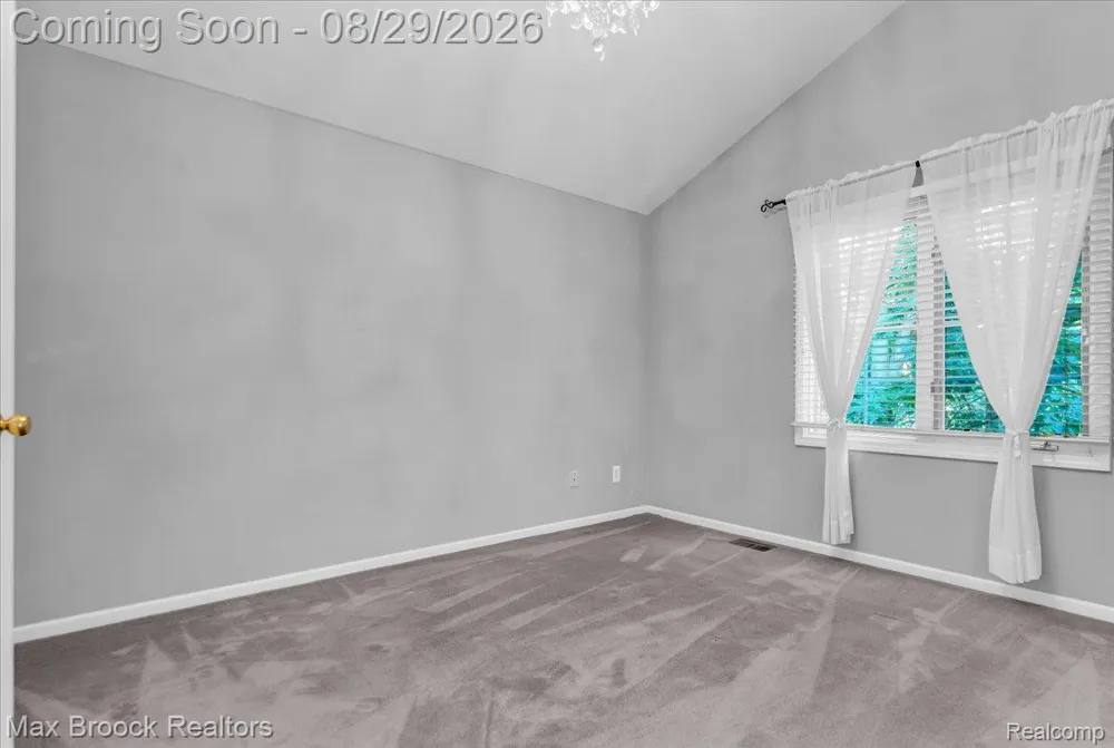 54937 Winter Court Shelby Charter Township, MI 48316