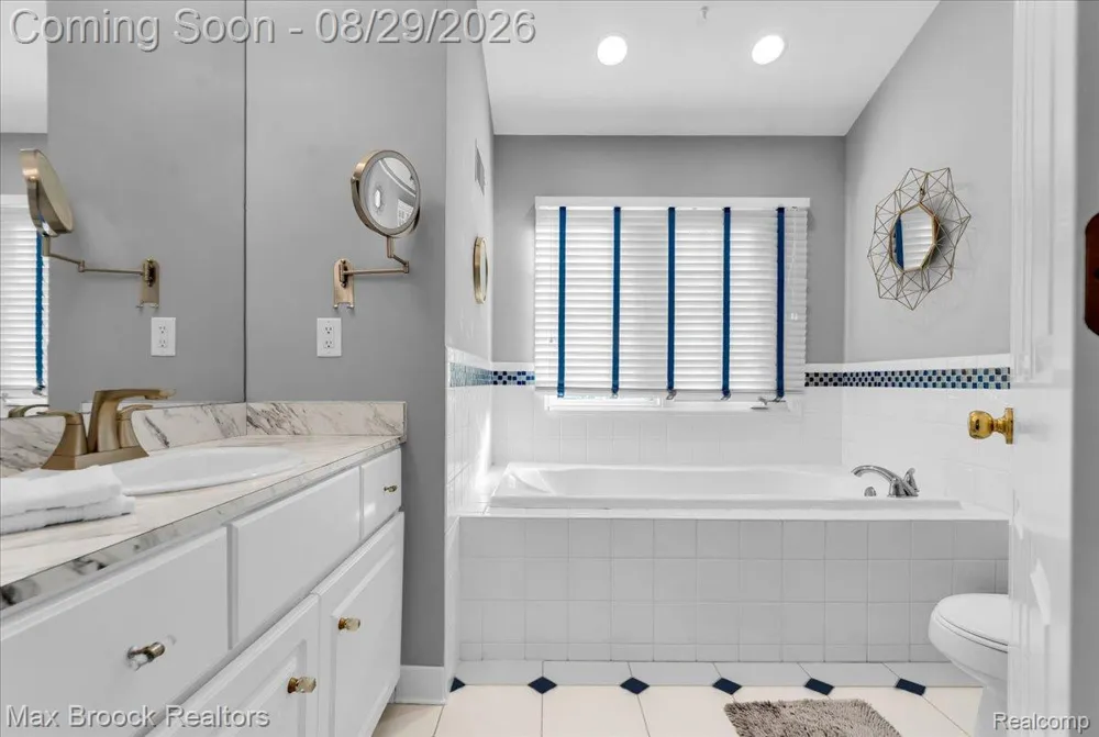 54937 Winter Court Shelby Charter Township, MI 48316