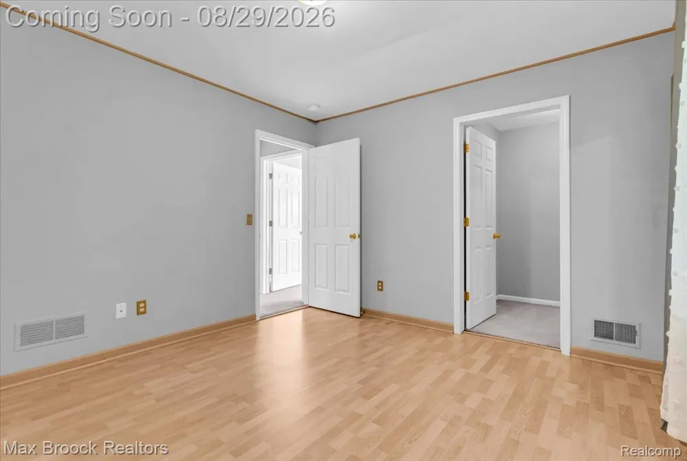 54937 Winter Court Shelby Charter Township, MI 48316