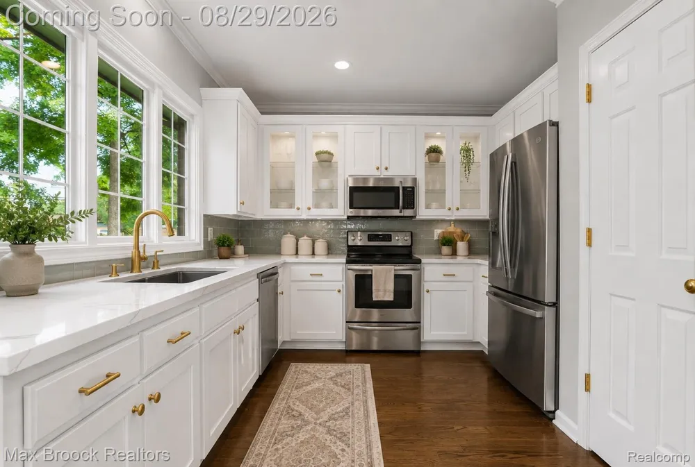 54937 Winter Court Shelby Charter Township, MI 48316