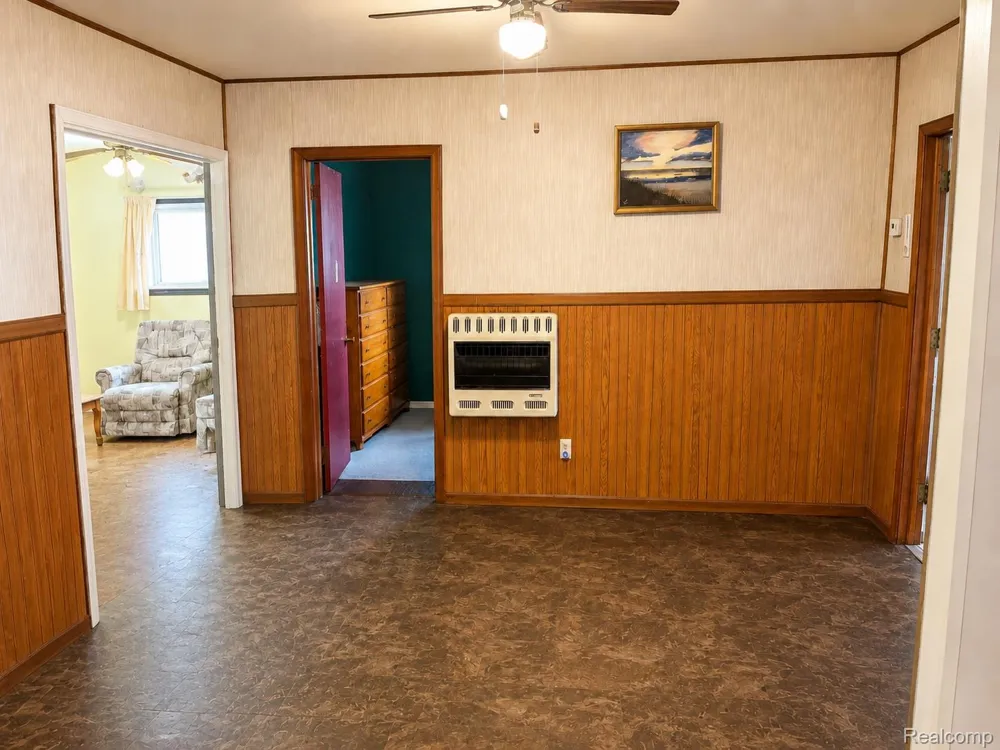 264 Helen Street Inkster City, MI 48141