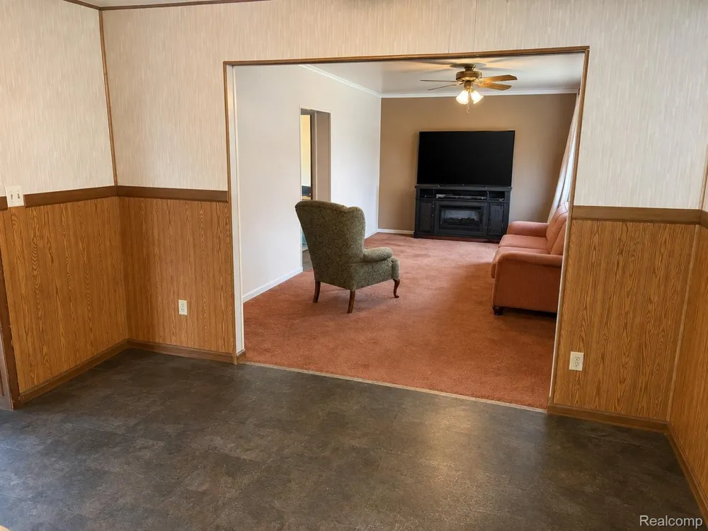 264 Helen Street Inkster City, MI 48141