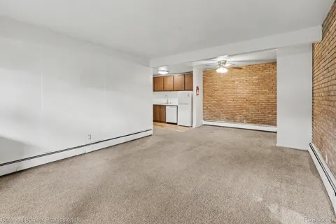 207 Ballard St Street #101