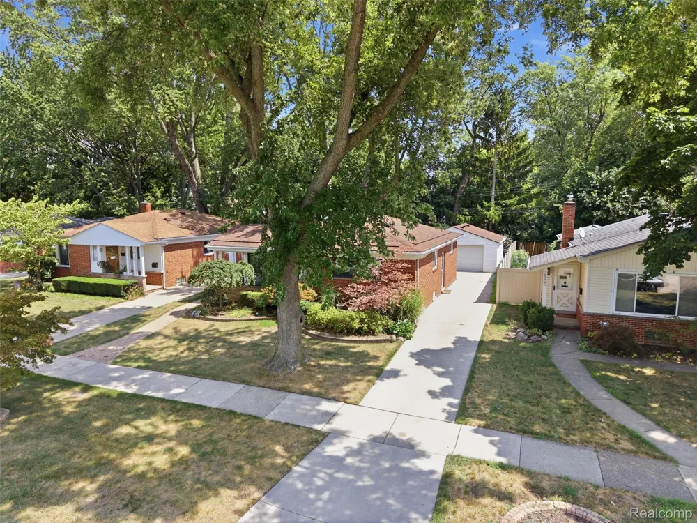 2806 Oliver Road Royal Oak City, MI 48073