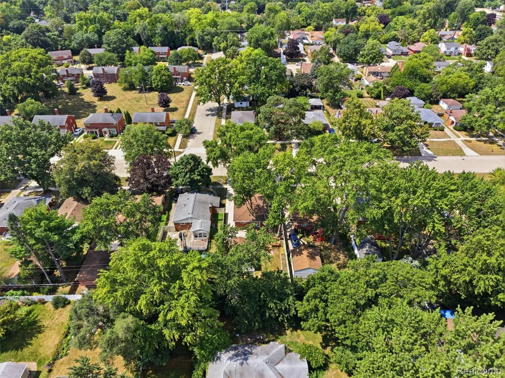 2806 Oliver Road Royal Oak City, MI 48073