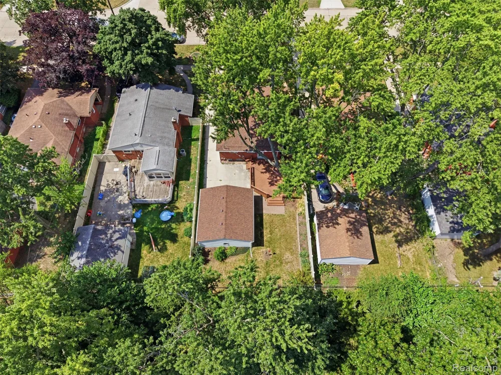 2806 Oliver Road Royal Oak City, MI 48073