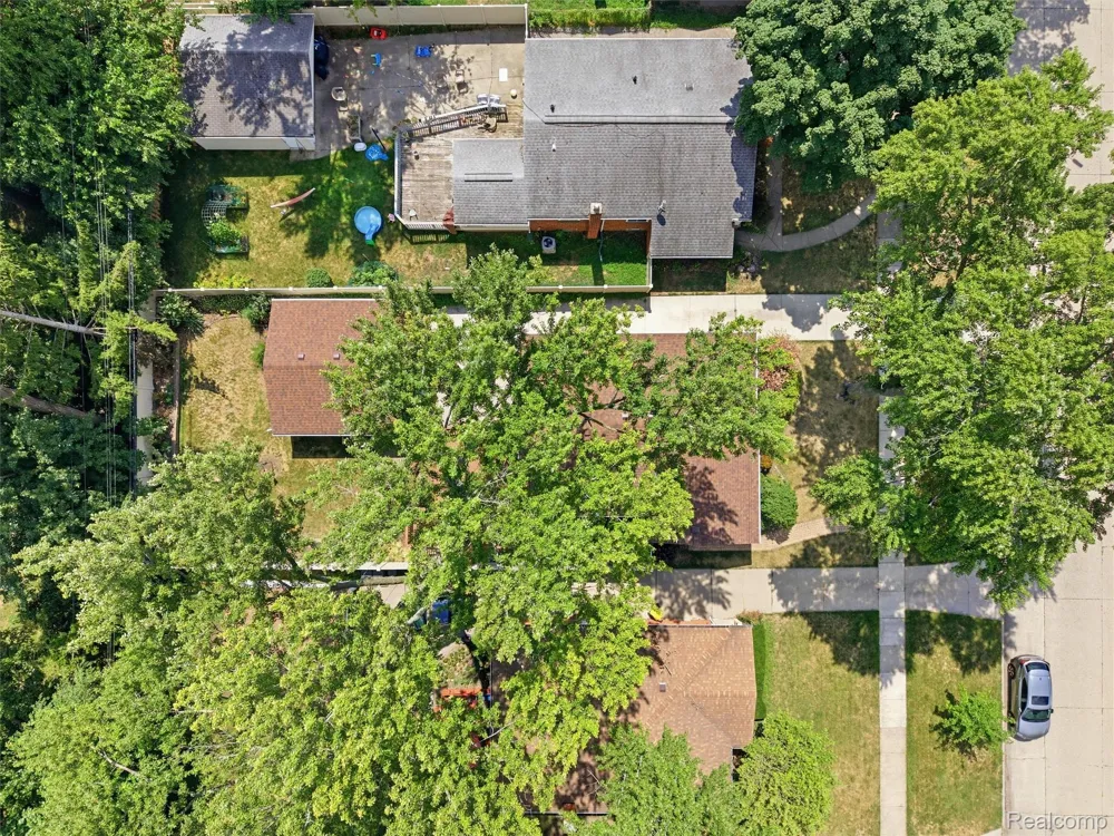2806 Oliver Road Royal Oak City, MI 48073