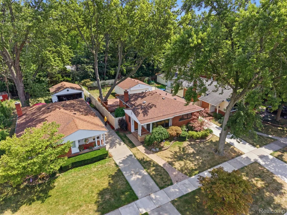 2806 Oliver Road Royal Oak City, MI 48073
