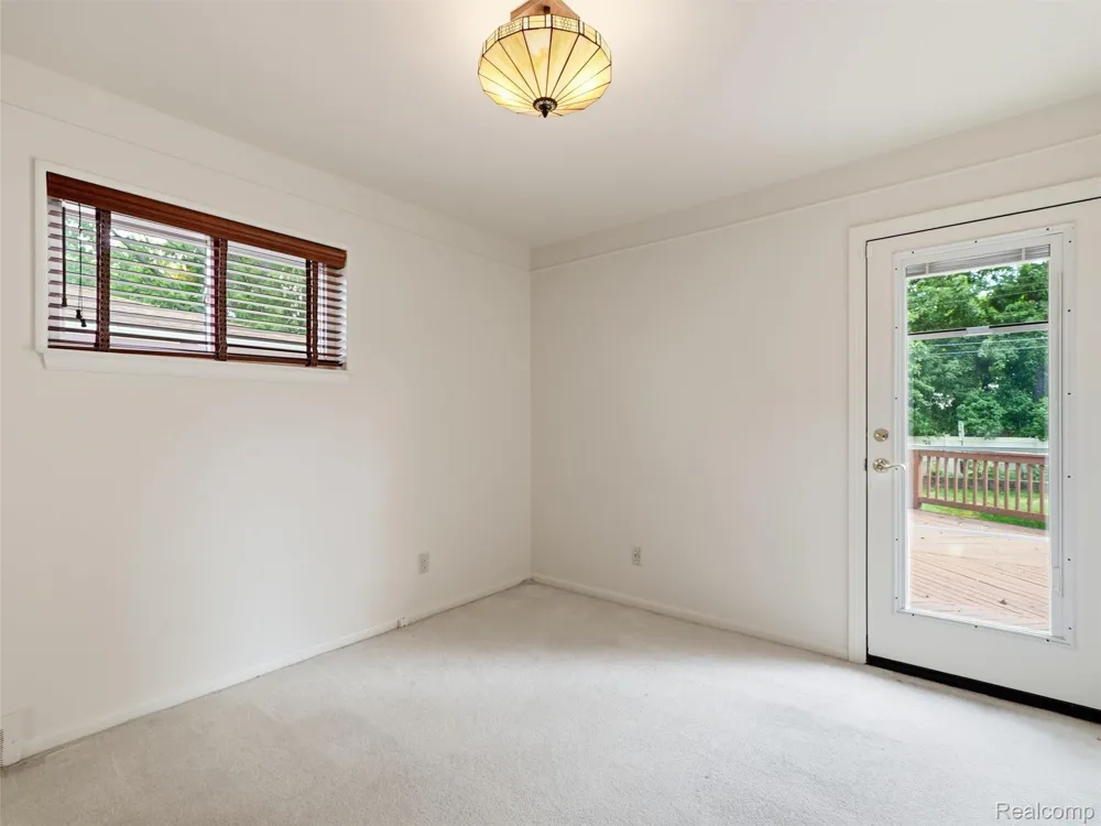 2806 Oliver Road Royal Oak City, MI 48073