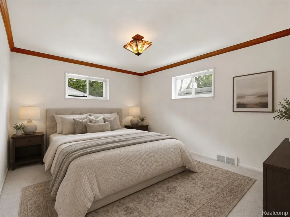 2806 Oliver Road Royal Oak City, MI 48073