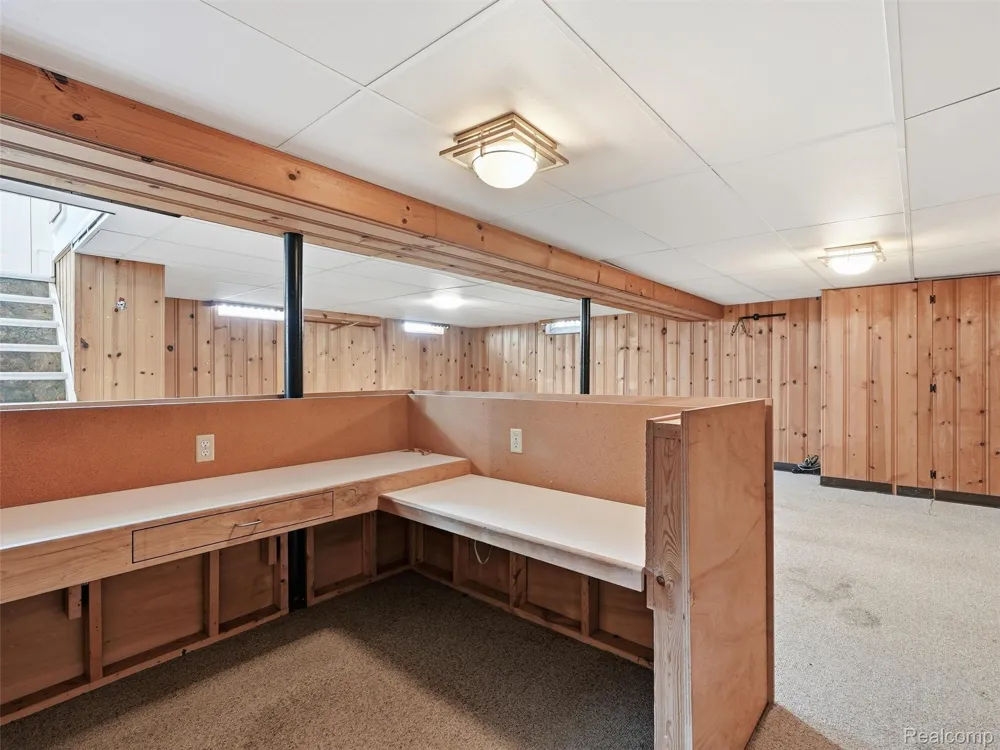 2806 Oliver Road Royal Oak City, MI 48073