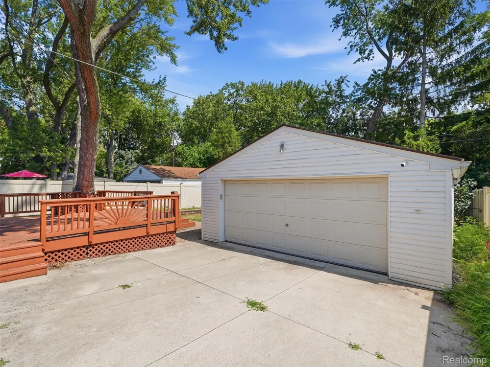 2806 Oliver Road Royal Oak City, MI 48073