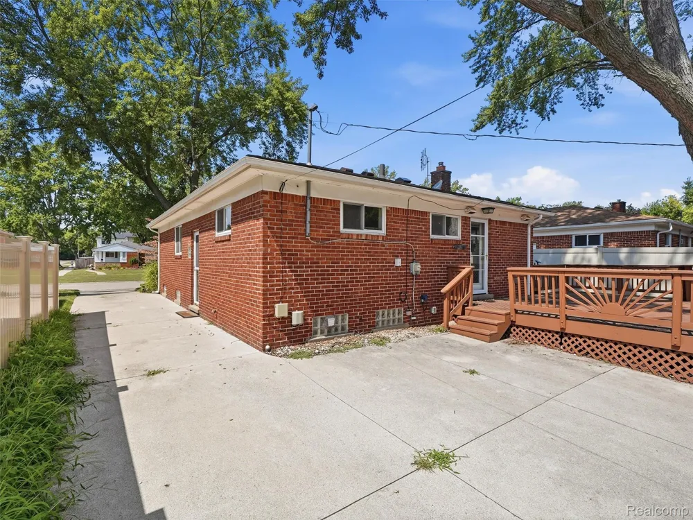 2806 Oliver Road Royal Oak City, MI 48073