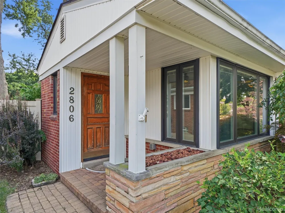 2806 Oliver Road Royal Oak City, MI 48073