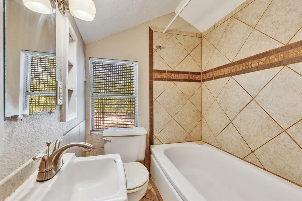 3810 Brookview Road Austin, TX 78722