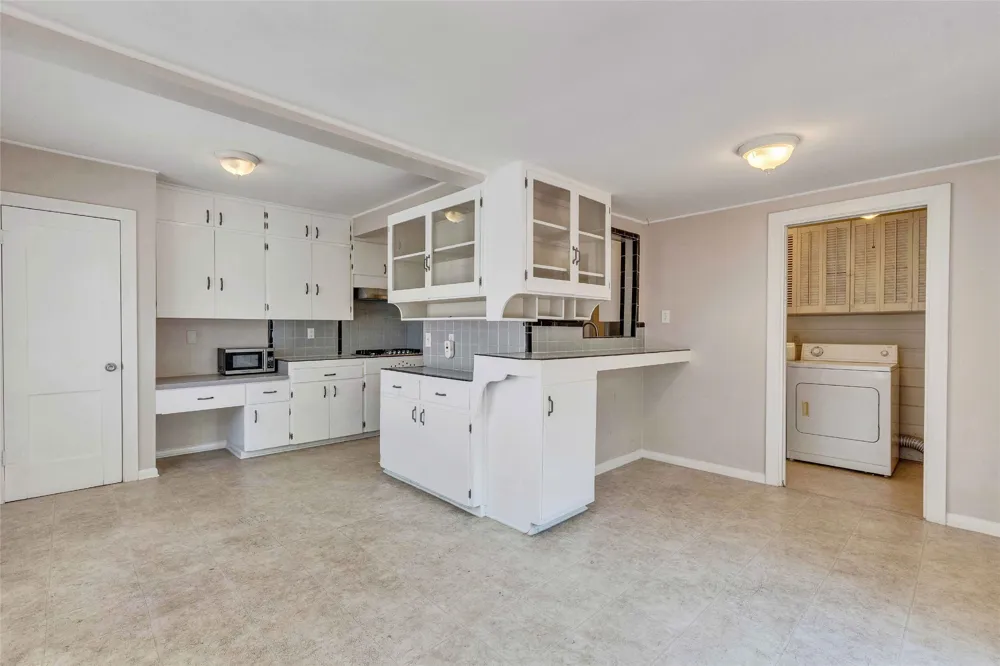 3810 Brookview Road Austin, TX 78722