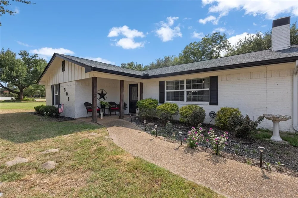 304 E Hideaway Lane Hideaway, TX 75771