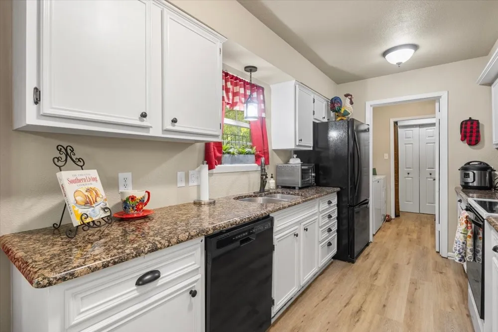 304 E Hideaway Lane Hideaway, TX 75771