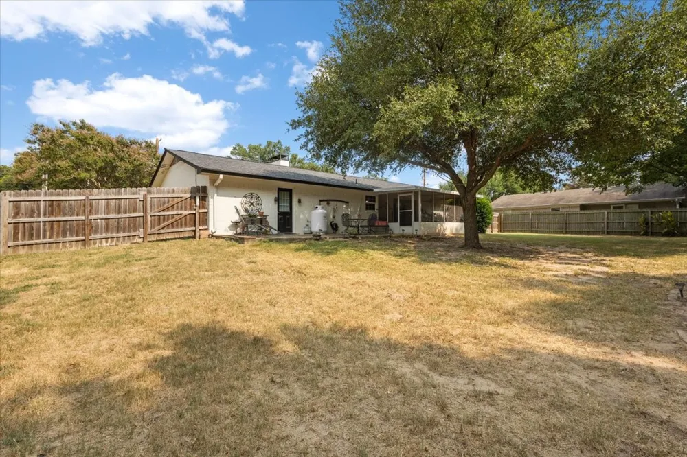304 E Hideaway Lane Hideaway, TX 75771