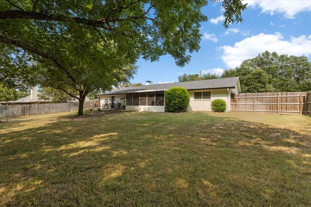 304 E Hideaway Lane Hideaway, TX 75771