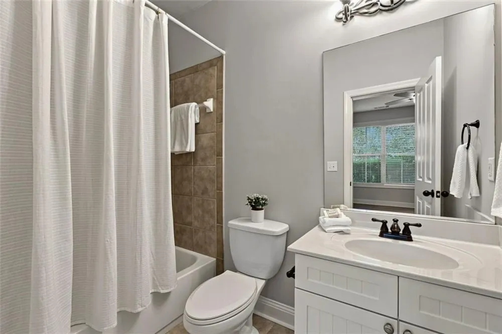 1736 Breyerton Drive NE Atlanta, GA 30329