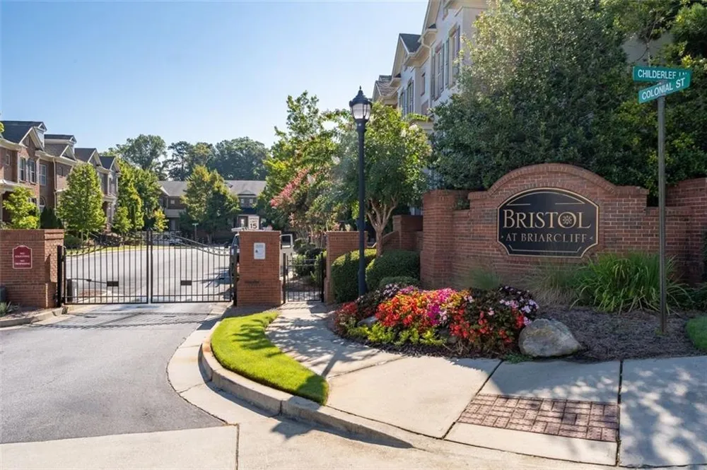 1736 Breyerton Drive NE Atlanta, GA 30329