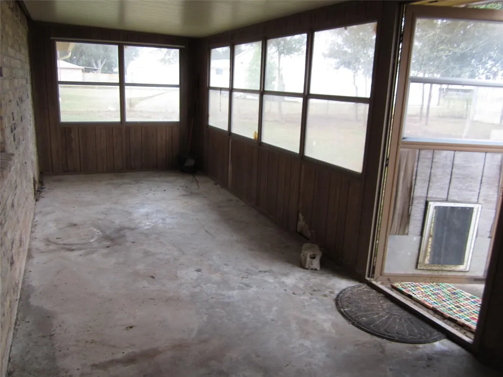 32114 Robin Lane Waller, TX 77484