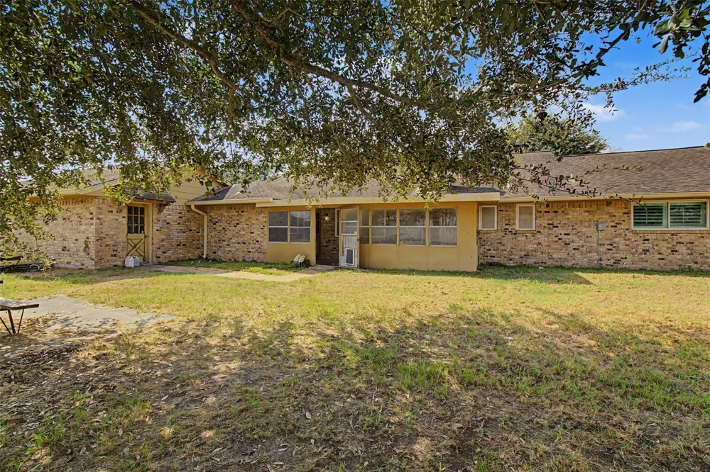 32114 Robin Lane Waller, TX 77484