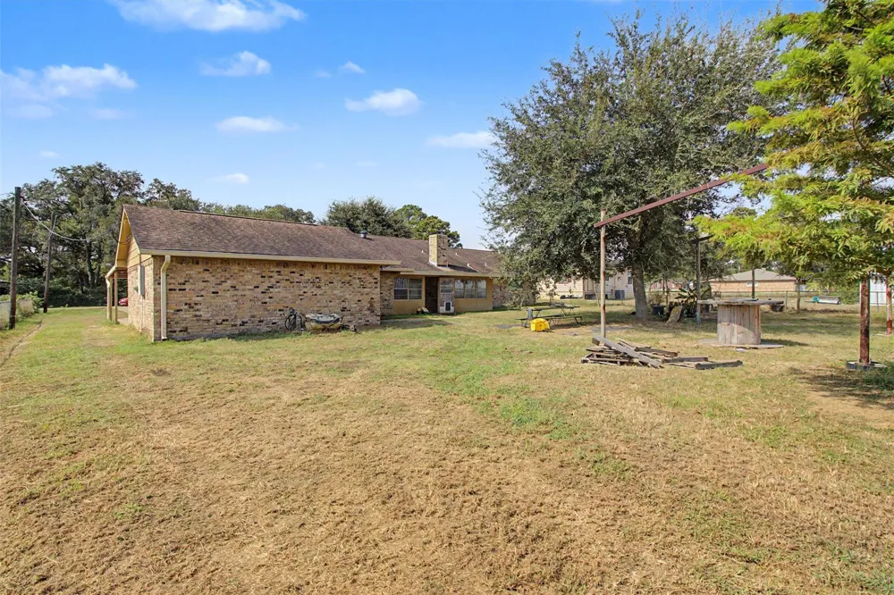 32114 Robin Lane Waller, TX 77484